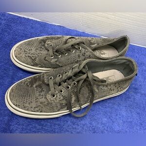 Vans Off The Wall Woman's Size 9.5 Gray Snake Skin Print Suede Sneakers